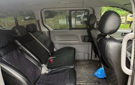 Hyundai H-1 II рестайлинг, 2012 год, 1 990 000 рублей, 7 фотография