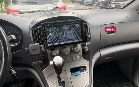 Hyundai H-1 II рестайлинг, 2012 год, 1 990 000 рублей, 13 фотография