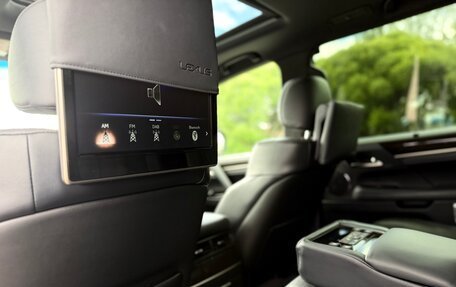 Lexus LX III, 2018 год, 10 075 000 рублей, 19 фотография