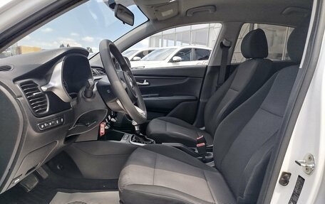 KIA Rio IV, 2021 год, 1 790 000 рублей, 10 фотография