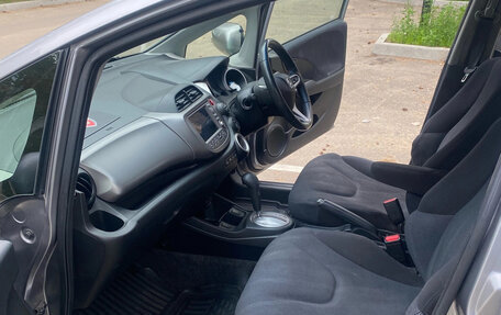 Honda Fit III, 2010 год, 850 000 рублей, 4 фотография