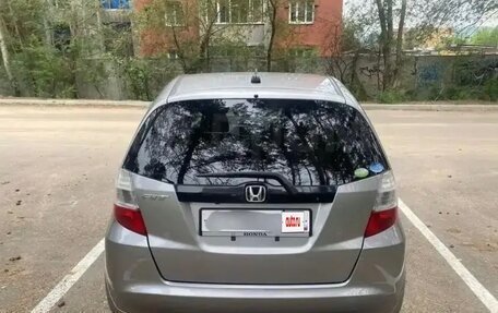 Honda Fit III, 2010 год, 850 000 рублей, 6 фотография