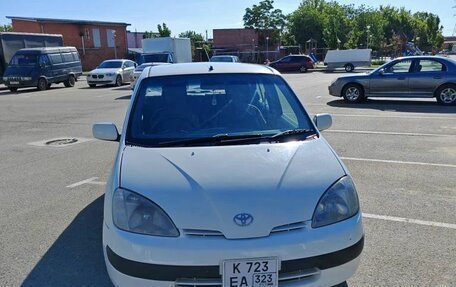 Toyota Prius IV XW50, 1999 год, 165 000 рублей, 2 фотография