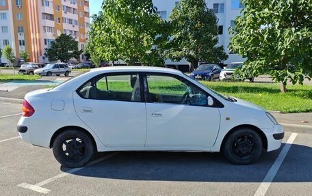 Toyota Prius IV XW50, 1999 год, 165 000 рублей, 3 фотография