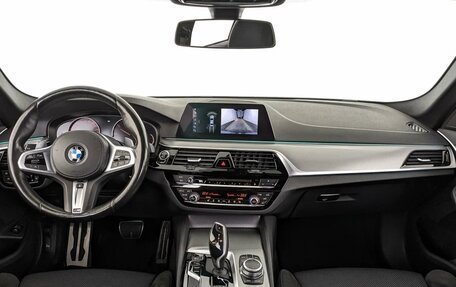 BMW 5 серия, 2019 год, 3 600 000 рублей, 14 фотография