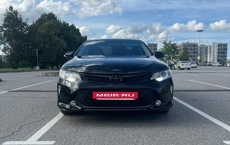 Toyota Camry, 2017 год, 3 050 000 рублей, 2 фотография
