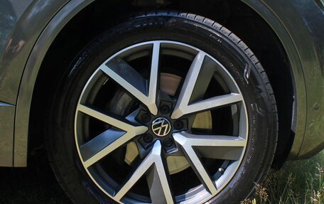 Volkswagen Touareg III, 2020 год, 4 899 000 рублей, 10 фотография