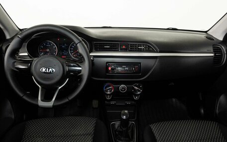 KIA Rio IV, 2018 год, 820 000 рублей, 7 фотография