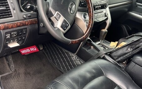 Toyota Land Cruiser 200, 2013 год, 3 900 000 рублей, 8 фотография