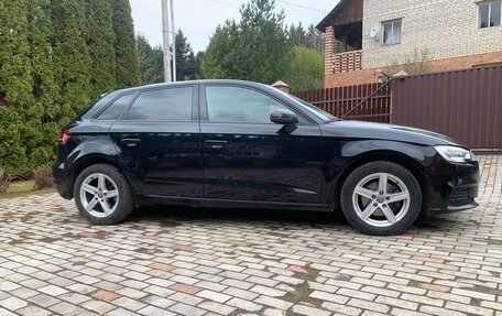 Audi A3, 2019 год, 1 290 000 рублей, 2 фотография