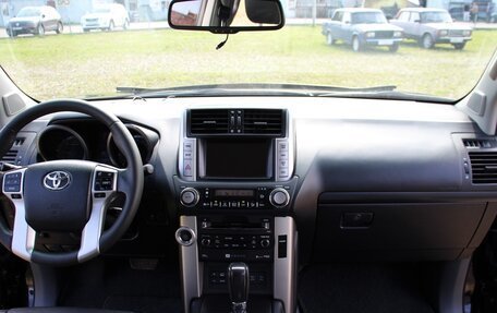 Toyota Land Cruiser Prado 150 рестайлинг 2, 2013 год, 3 150 000 рублей, 13 фотография