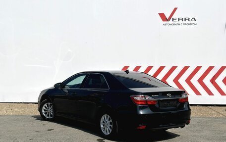 Toyota Camry, 2018 год, 2 250 000 рублей, 3 фотография