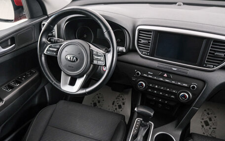 KIA Sportage IV рестайлинг, 2021 год, 2 649 000 рублей, 10 фотография