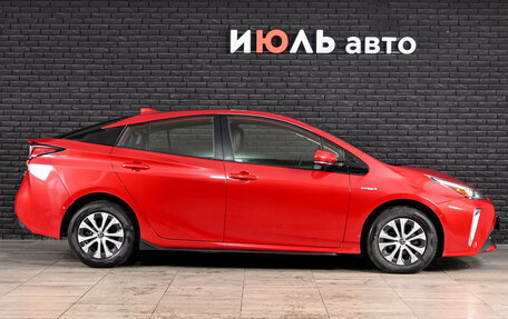 Toyota Prius IV XW50, 2019 год, 2 420 000 рублей, 10 фотография