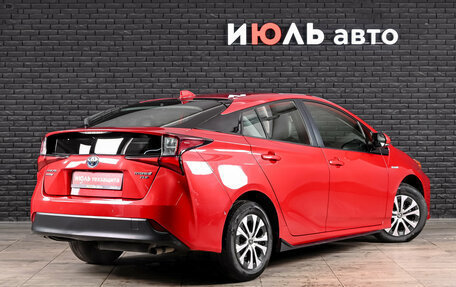 Toyota Prius IV XW50, 2019 год, 2 420 000 рублей, 5 фотография