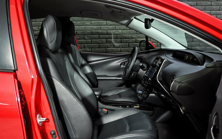 Toyota Prius IV XW50, 2019 год, 2 420 000 рублей, 12 фотография