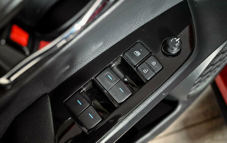 Toyota Prius IV XW50, 2019 год, 2 420 000 рублей, 14 фотография