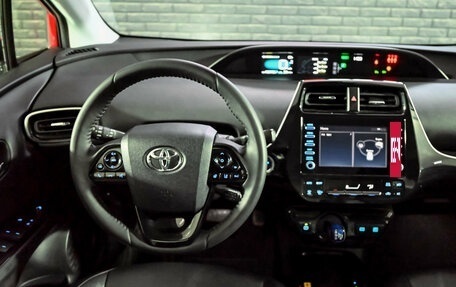 Toyota Prius IV XW50, 2019 год, 2 420 000 рублей, 17 фотография