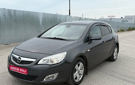 Opel Astra J, 2011 год, 525 000 рублей, 1 фотография