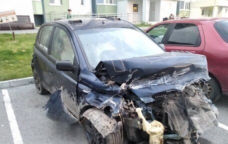 Toyota Yaris I рестайлинг, 2001 год, 100 000 рублей, 4 фотография