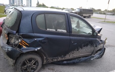 Toyota Yaris I рестайлинг, 2001 год, 100 000 рублей, 5 фотография