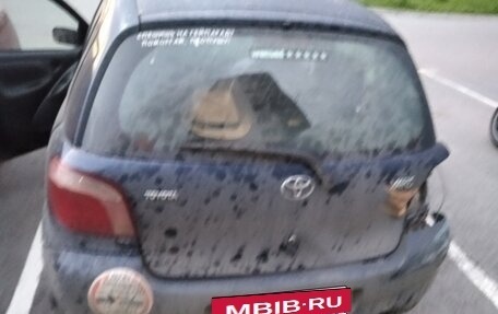 Toyota Yaris I рестайлинг, 2001 год, 100 000 рублей, 6 фотография