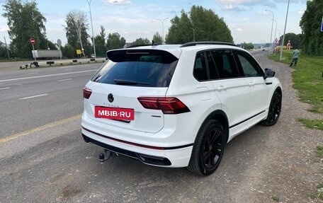 Volkswagen Tiguan II, 2021 год, 4 200 000 рублей, 2 фотография