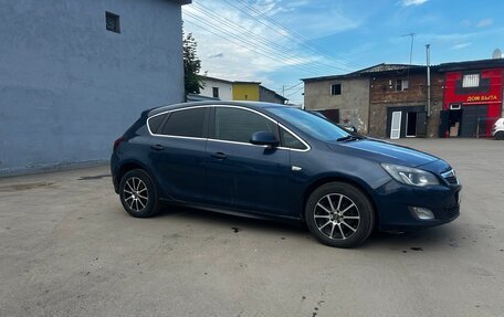 Opel Astra J, 2011 год, 460 000 рублей, 3 фотография