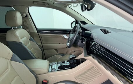 Volkswagen Touareg III, 2019 год, 4 900 000 рублей, 13 фотография