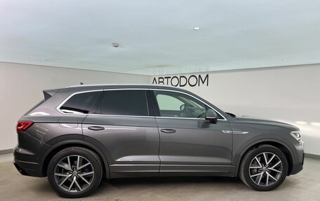 Volkswagen Touareg III, 2019 год, 4 900 000 рублей, 6 фотография