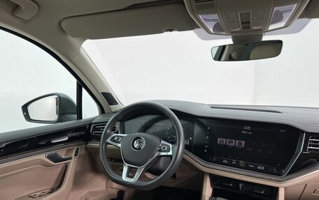 Volkswagen Touareg III, 2019 год, 4 900 000 рублей, 12 фотография