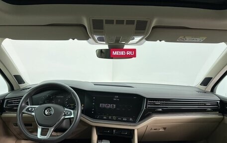 Volkswagen Touareg III, 2019 год, 4 900 000 рублей, 9 фотография