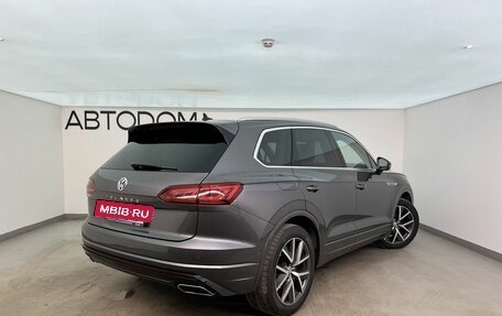 Volkswagen Touareg III, 2019 год, 4 900 000 рублей, 2 фотография
