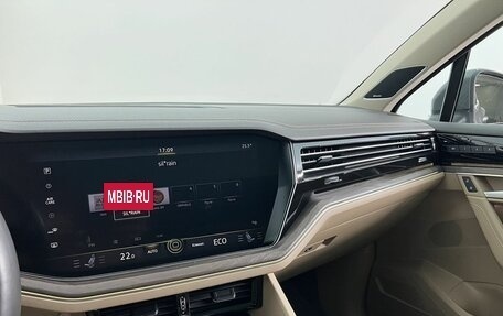 Volkswagen Touareg III, 2019 год, 4 900 000 рублей, 17 фотография