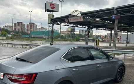 Skoda Superb III рестайлинг, 2018 год, 2 230 000 рублей, 3 фотография