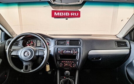 Volkswagen Jetta VI, 2012 год, 1 091 000 рублей, 18 фотография