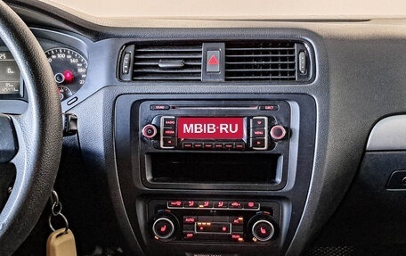 Volkswagen Jetta VI, 2012 год, 1 091 000 рублей, 19 фотография