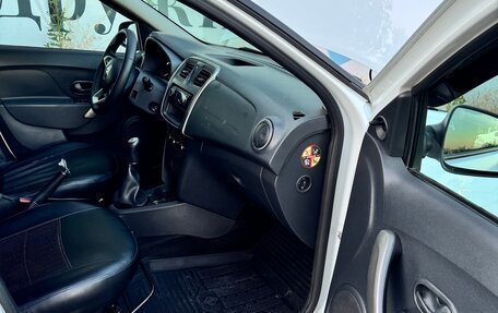 Renault Logan II, 2019 год, 359 999 рублей, 12 фотография