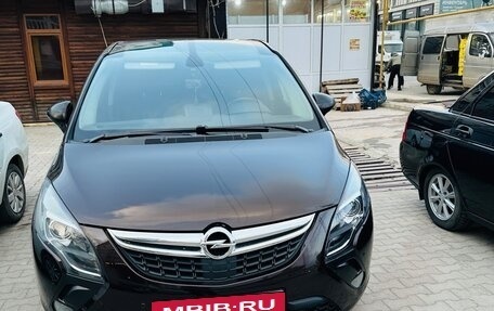 Opel Zafira C рестайлинг, 2012 год, 990 000 рублей, 2 фотография