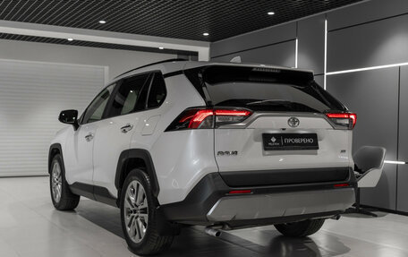 Toyota RAV4, 2020 год, 3 290 000 рублей, 4 фотография