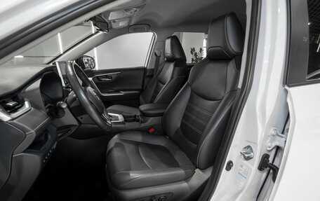 Toyota RAV4, 2020 год, 3 290 000 рублей, 9 фотография
