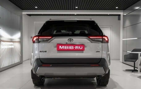 Toyota RAV4, 2020 год, 3 290 000 рублей, 6 фотография