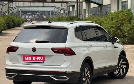 Volkswagen Tiguan II, 2023 год, 2 080 001 рублей, 6 фотография