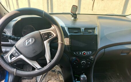 Hyundai Solaris II рестайлинг, 2012 год, 650 000 рублей, 5 фотография