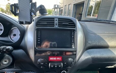 Toyota RAV4, 2005 год, 1 050 000 рублей, 22 фотография