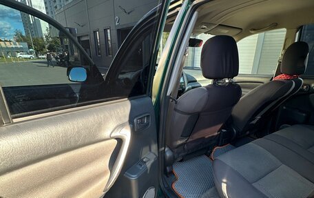 Toyota RAV4, 2005 год, 1 050 000 рублей, 26 фотография