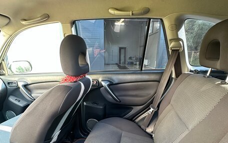 Toyota RAV4, 2005 год, 1 050 000 рублей, 25 фотография