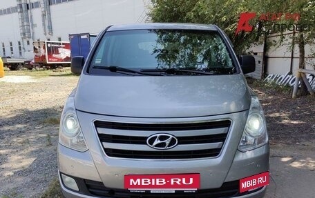 Hyundai H-1 II рестайлинг, 2015 год, 1 700 000 рублей, 2 фотография