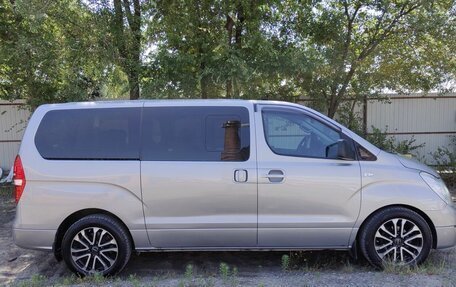 Hyundai H-1 II рестайлинг, 2015 год, 1 700 000 рублей, 8 фотография