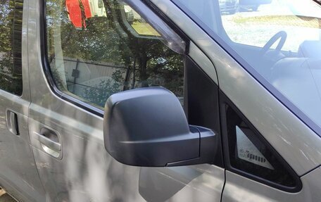 Hyundai H-1 II рестайлинг, 2015 год, 1 700 000 рублей, 20 фотография